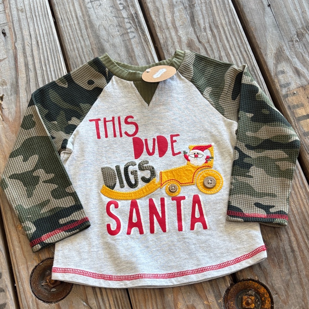 MudPie This Dude Digs Santa Christmas Camo Long Sleeve Size 12/18 Months‎ NWT